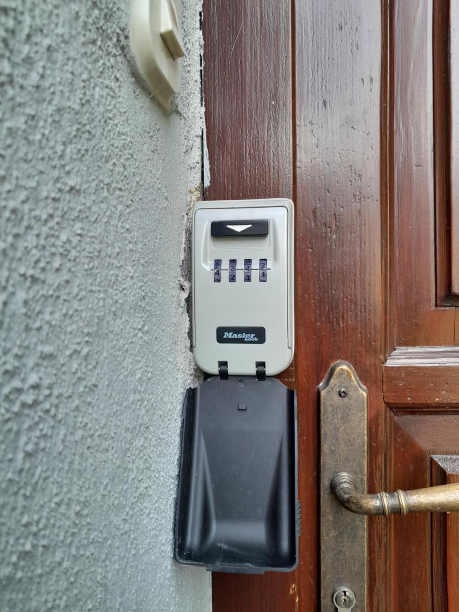 Gm Apartment, Free Private Parking 萨格勒布 外观 照片